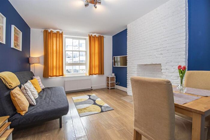 1 Bedroom Apartment To Rent In Paul Street, London, EC2A
