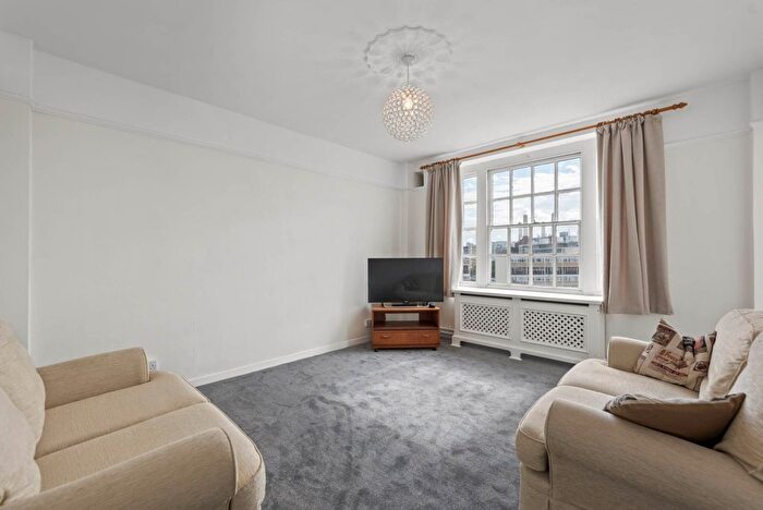 3 Bedroom Flat To Rent In Russell House, Pimlico, SW1V