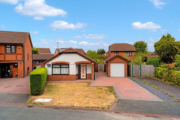 2 Bedroom Detached Bungalow For Sale In Rufford Close, Widnes, WA8