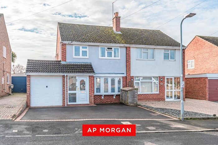 3 Bedroom Semi-Detached House For Sale In Augustine Avenue, Studley, Warwickshire, B80