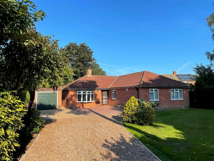 3 Bedroom Detached Bungalow To Rent In Barmby Road, Pocklington, York, YO42