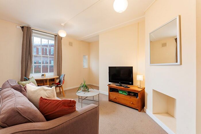 1 Bedroom Flat For Sale In Admiral House, Willow Place, London, SW1P