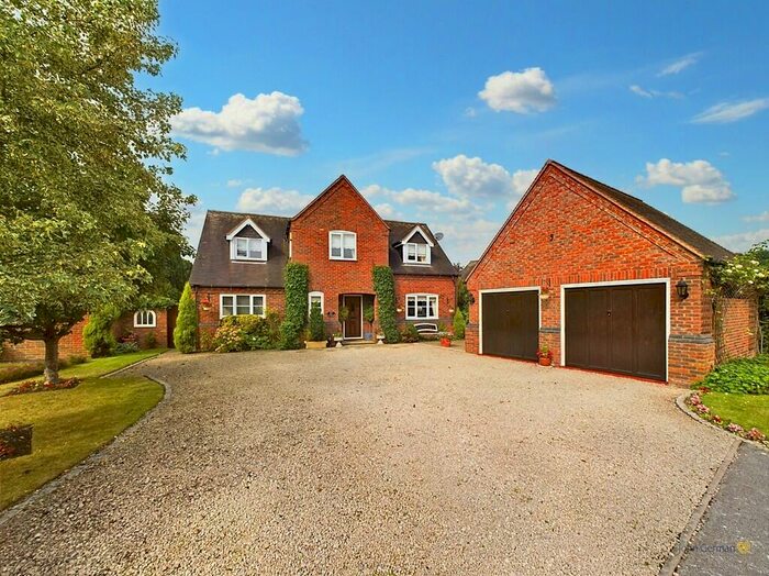 5 Bedroom Detached House For Sale In Manor Fields, Alrewas, DE13