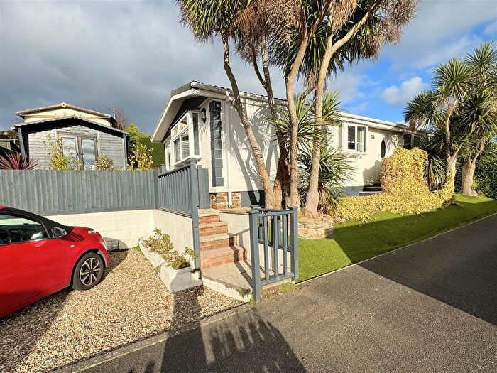 2 Bedroom Park Home For Sale In Tregunnel Park, Newquay, TR7