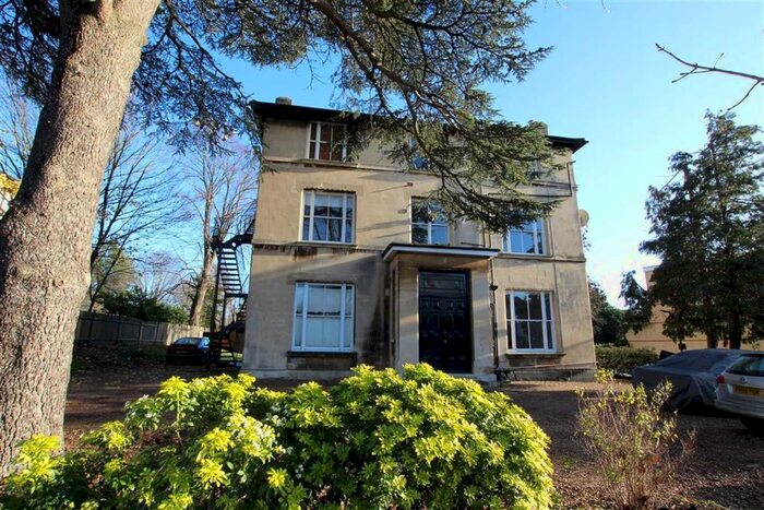 Studio To Rent In The Grove, Isleworth TW7