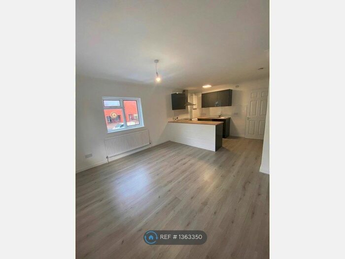 2 Bedroom Flat To Rent In Southchurch Road, Southend-On-Sea, SS1