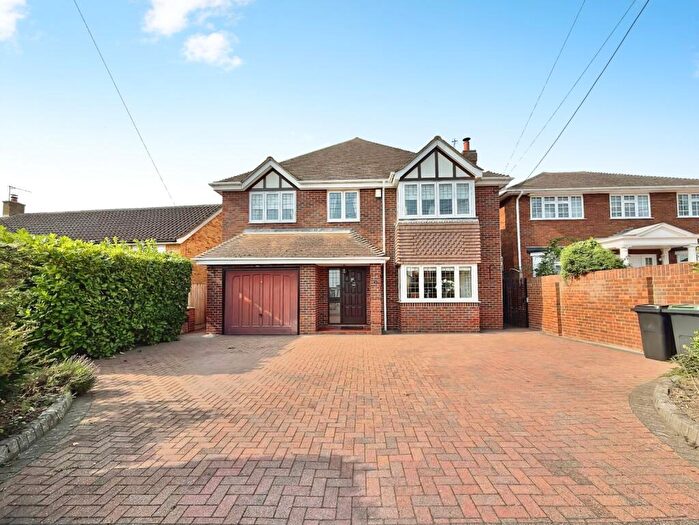 4 Bedroom Detached House For Sale In Herbert Road, Hextable, Swanley, Kent, BR8