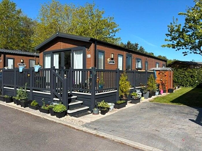 2 Bedroom Mobile/park Home For Sale In Abbey Lane, Lathom, Ormskirk, L40