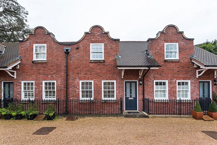 2 Bedroom Terraced House To Rent In Forge Lane, Richmond, TW10