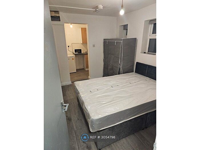 Studio To Rent In Derby Road, Liverpool, L20
