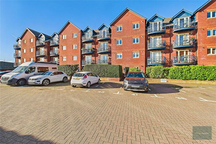 2 Bedroom Flat For Sale In Compass Quay, Exeter, EX2