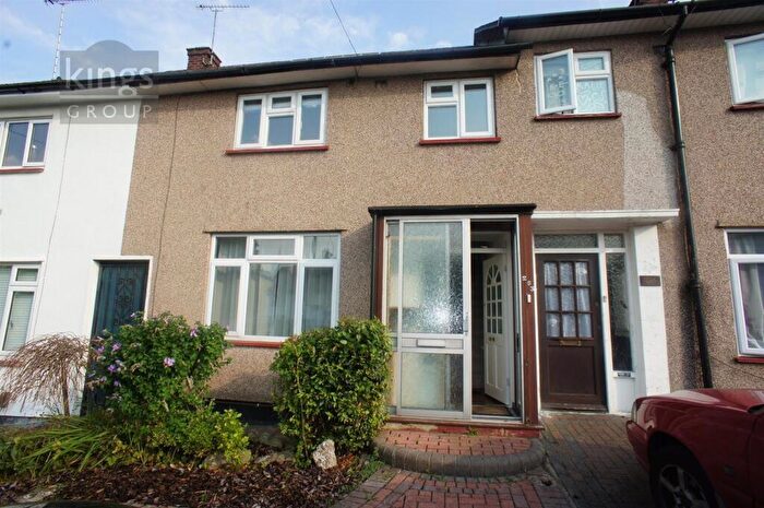 3 Bedroom Terraced House For Sale In Willingale Road, Loughton, IG10
