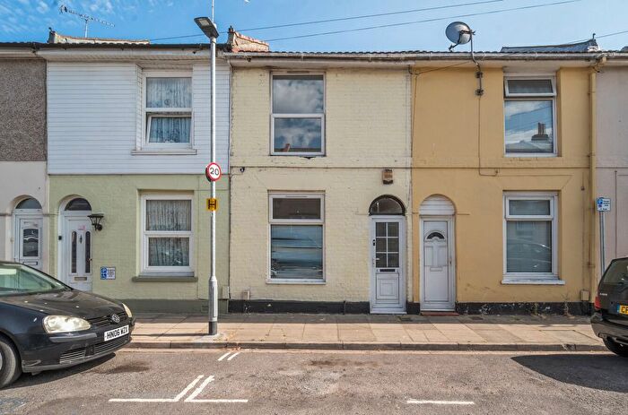 4 Bedroom Terraced House To Rent In Binsteed Road, Portsmouth, Hampshire, PO2