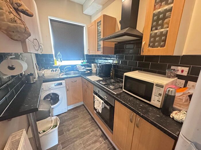 2 Bedroom Flat To Rent In Radford Road, Nottingham, NG7