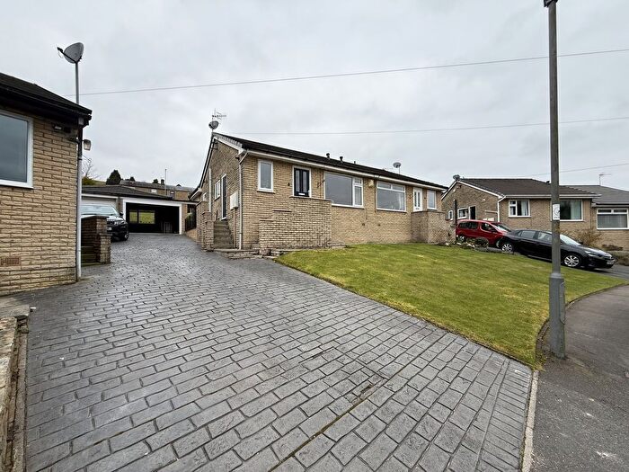 3 Bedroom Semi Detached Bungalow For Sale In Sunnybank Close, Rossendale, BB4