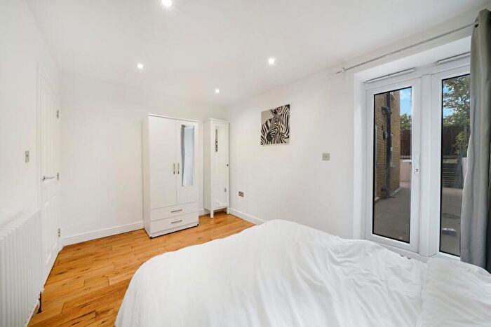 1 Bedroom Apartment For Sale In Sydenham Road, Croydon, CR0
