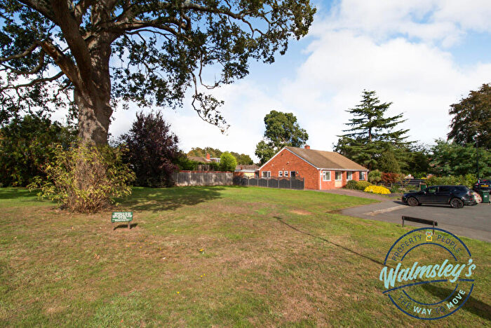 2 Bedroom Bungalow For Sale In Finnemore Close, Coventry, West Midlands, CV3