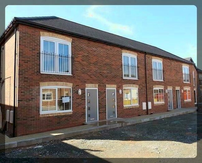 2 Bedroom Mews To Rent In Grosvenor Mews, HU3