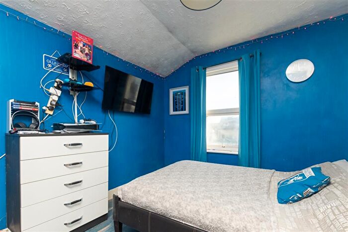 3 Bedroom Terraced House For Sale In Beresford Road, Gillingham, Kent, ME7