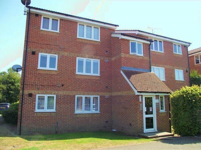 1 Bedroom Flat To Rent In Leecon Way, Rochford, SS4
