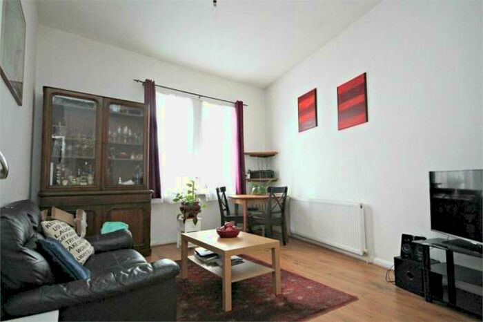 2 Bedroom Flat To Rent In Chapter Road, Willesden Green, NW2