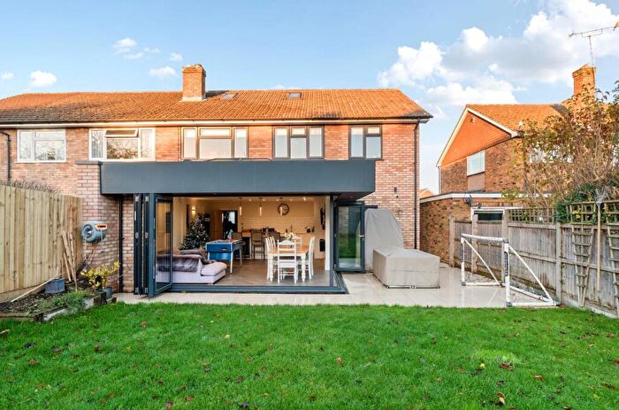 3 Bedroom House For Sale In Dovecote, Haddenham, HP17