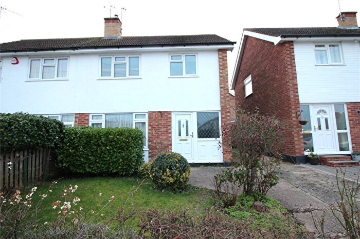 3 Bedroom Semi-Detached House To Rent In Newlands Road, CM12
