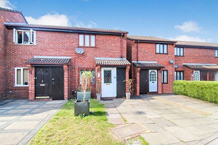 2 Bedroom Terraced House For Sale In Hulme Close, Kempston, Bedford, MK42