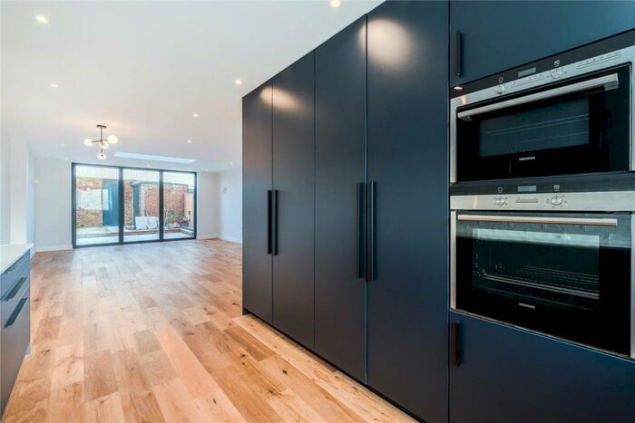 4 Bedroom House To Rent In Windsor Close, Windsor Grove, London, SE27