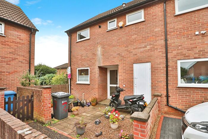 3 Bedroom Semi-detached House For Sale In Webster Close, Norwich, NR5