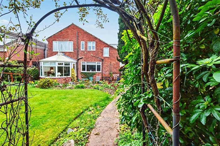 4 Bedroom Detached House For Sale In Hall Orchards Avenue, Wetherby, West Yorkshire, LS22