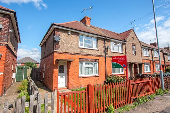 3 Bedroom Terraced House To Rent In Highfield Road, Rushden, NN10