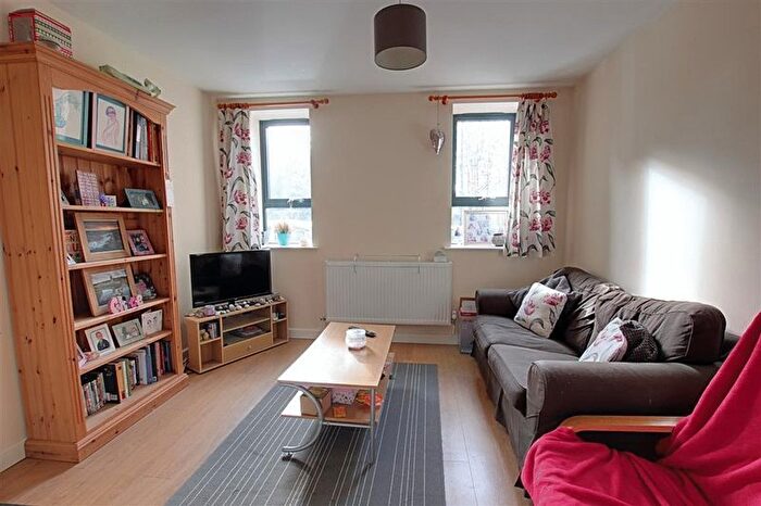 1 Bedroom Flat To Rent In Lower Bristol Road, Bath, BA2