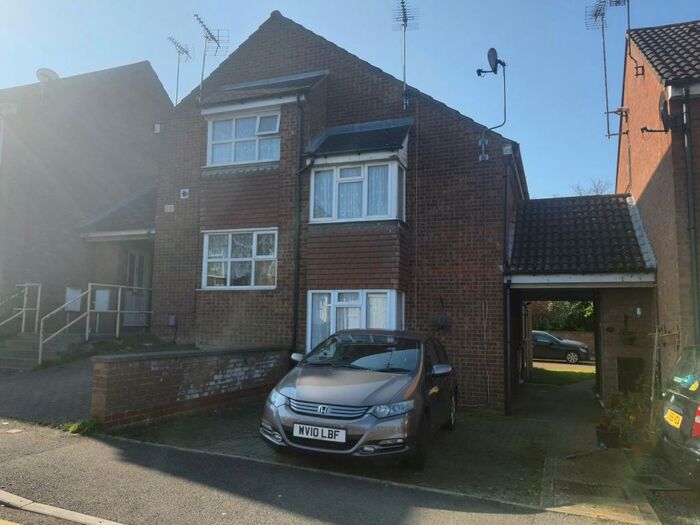 2 Bedroom House To Rent In Twigden Court, Luton, LU3