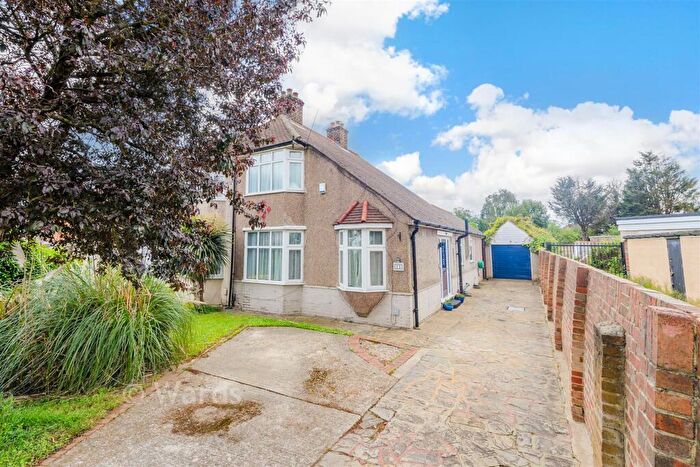 3 Bedroom Semi Detached House For Sale In Langdale Crescent, Bexleyheath, Kent, DA7