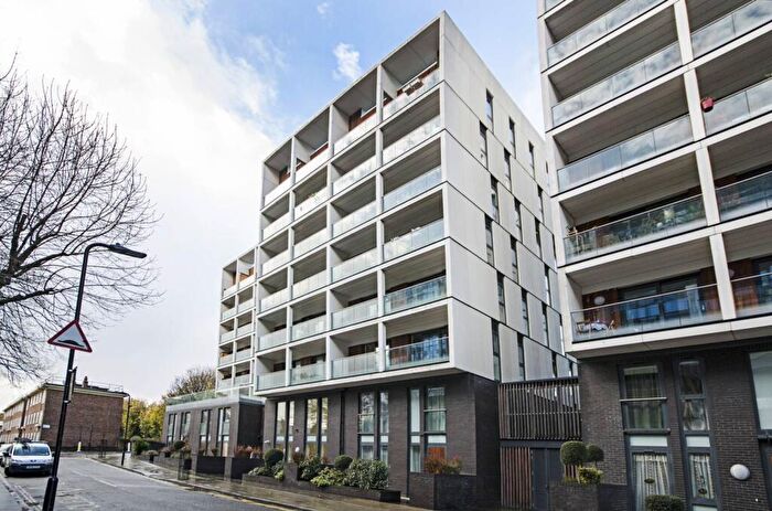 2 Bedroom Flat For Sale In Roseberry Place, Dalston, London, E8