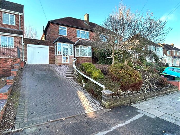 3 Bedroom Semi Detached House To Rent In Monckton Road, Oldbury, B68