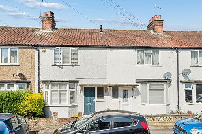 2 Bedroom Terraced House For Sale In Ashdon Road, Bushey, WD23