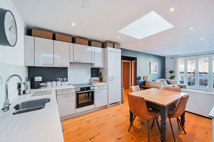 2 Bedroom Flat For Sale In Chantry Mews, Albert Road North, Reigate, RH2