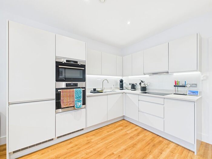 1 Bedroom Flat To Rent In Brighton Road, Worthing, BN11