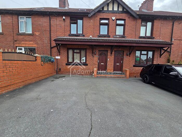 3 Bedroom Terraced House For Sale In Pilgrim Avenue, Dewsbury, WF13