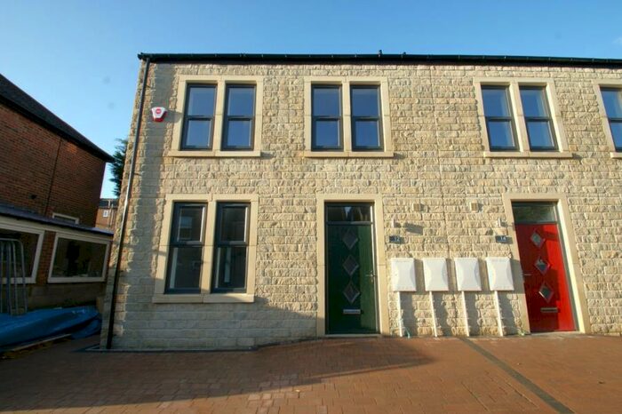 5 Bedroom Semi-Detached House To Rent In Granville Street, Pudsey, Leeds, LS28