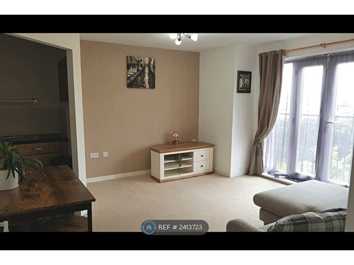 2 Bedroom Flat To Rent In Waggon Road, Leeds, LS10