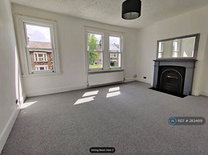 2 Bedroom Flat To Rent In Blackheath, London, SE3