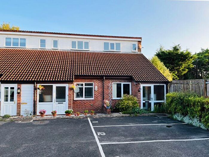 1 Bedroom Flat To Rent In Louise Road, Dorchester, DT1