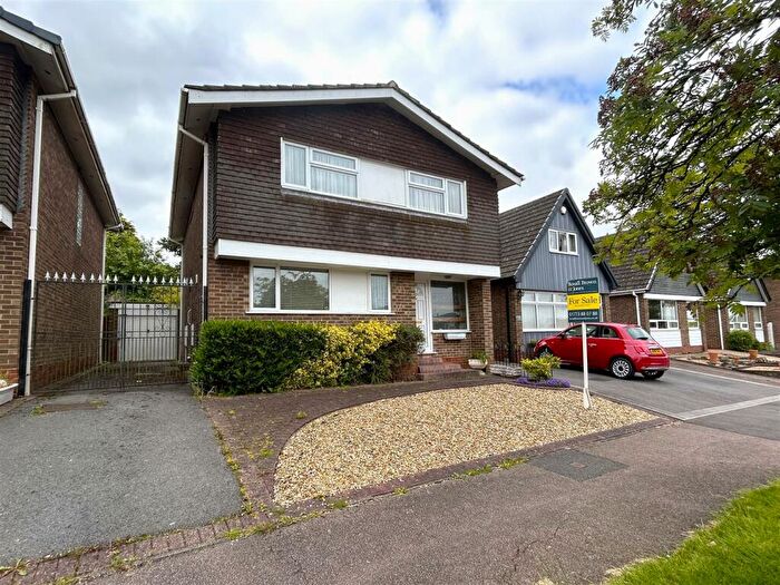 4 Bedroom Detached House For Sale In Amber Heights, Ripley, DE5