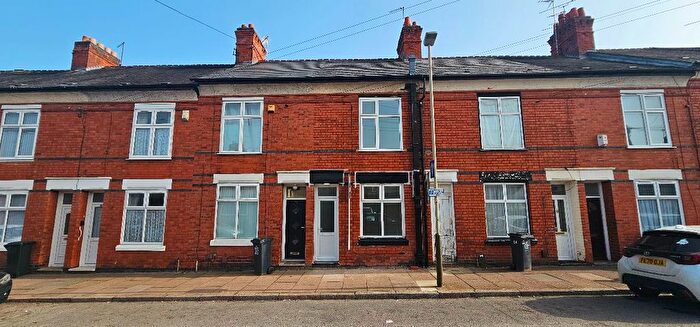 3 Bedroom Terraced House To Rent In Halsbury Street, Leicester, LE2