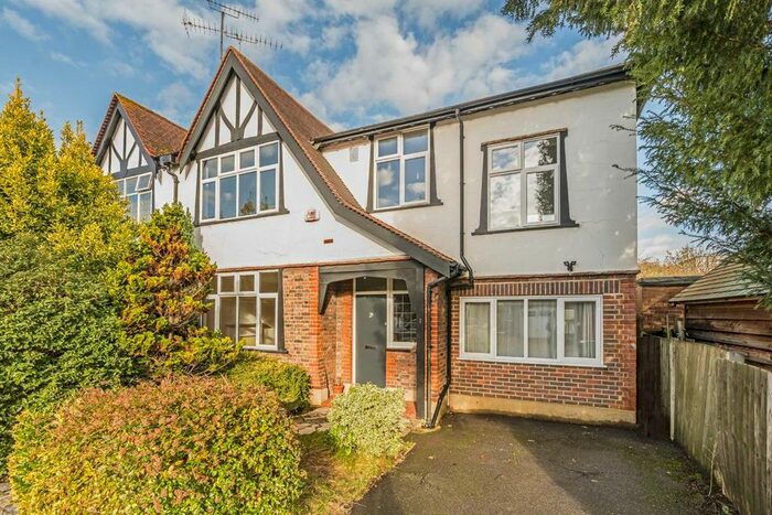 4 Bedroom Semi-Detached House To Rent In The Mall, Surbiton, KT6