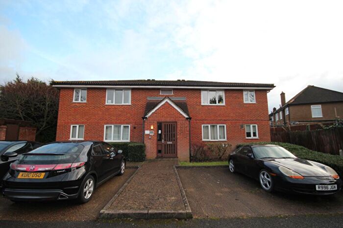 1 Bedroom Flat For Sale In Ranyard Close, Chessington, KT9