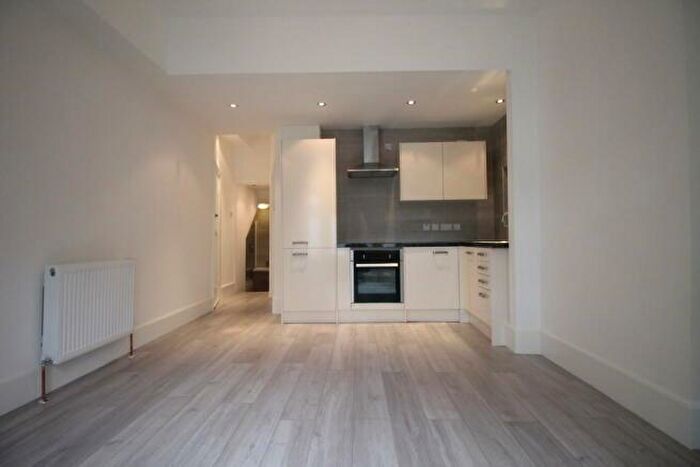 1 Bedroom Apartment To Rent In Maygrove Road, West Hampstead, NW6